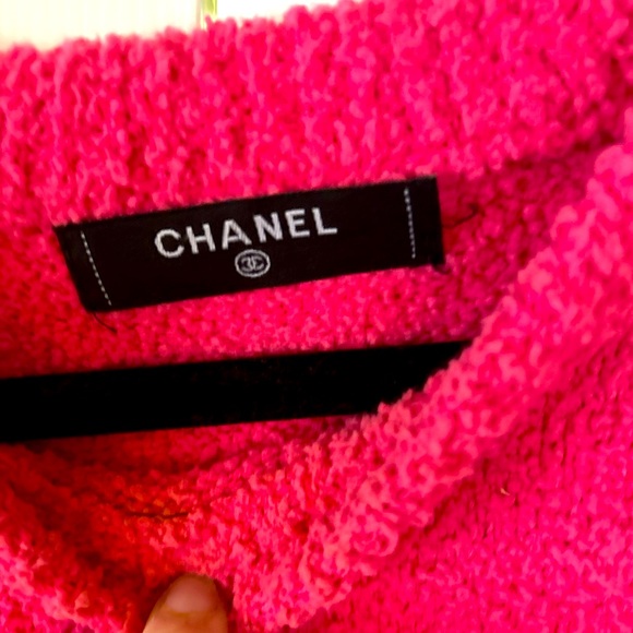 PRICE DROP NWOT Luxury Fashion Sweater - Picture 3 of 6